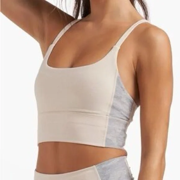 Vuori Aspire Elevation Bra Tank Dune Heather Women’s Size M Workout Shorts - Picture 1 of 5